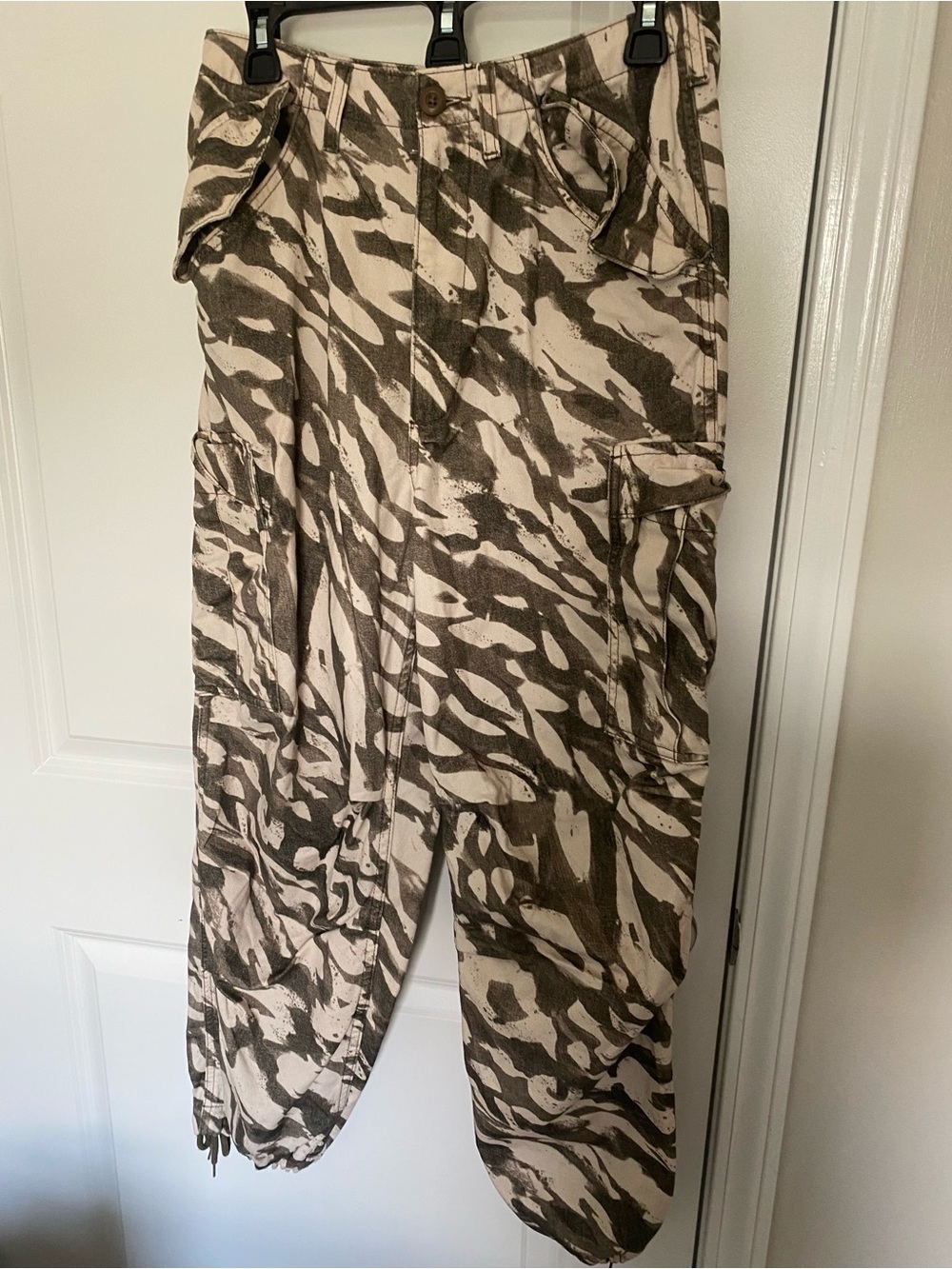 Topshop
High Waist Cotton Utility Pants in - Picture 8 of 9